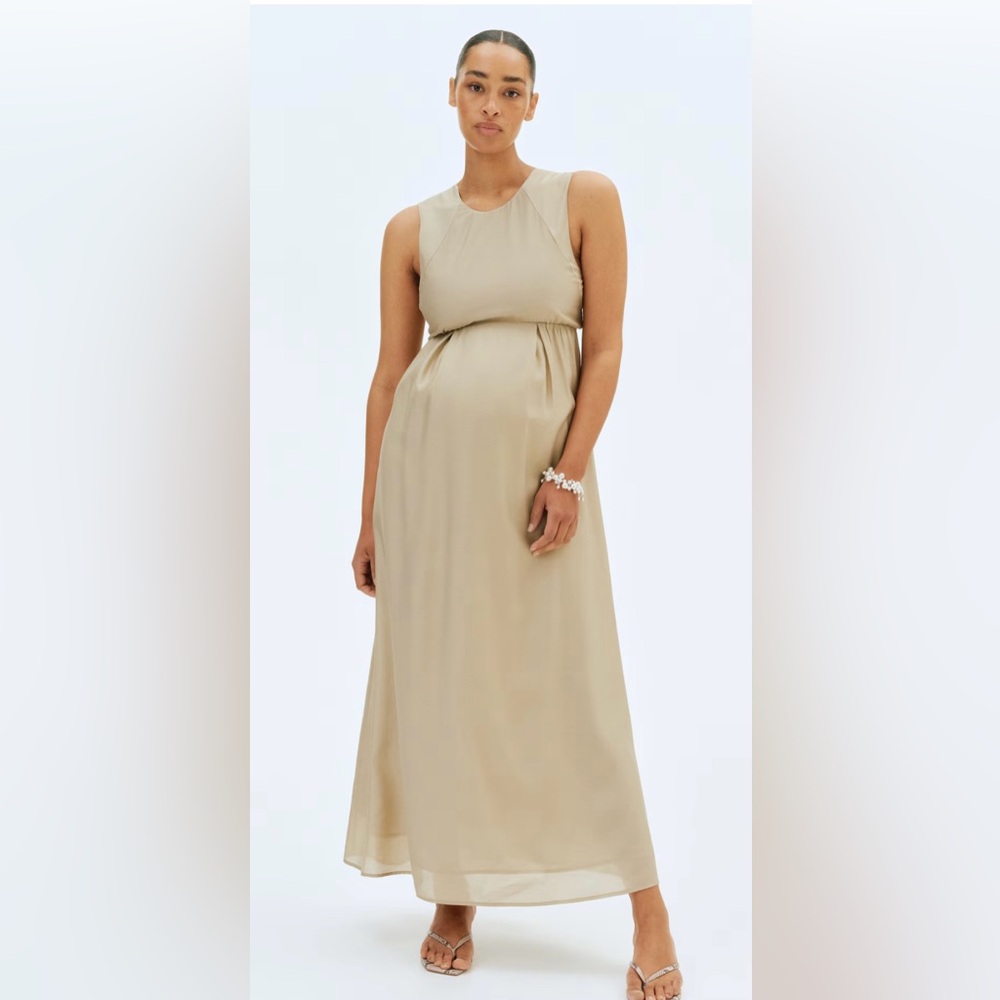 H&M MAMA LONG DRESS WITH BOW AT BACK
Maternity Dress